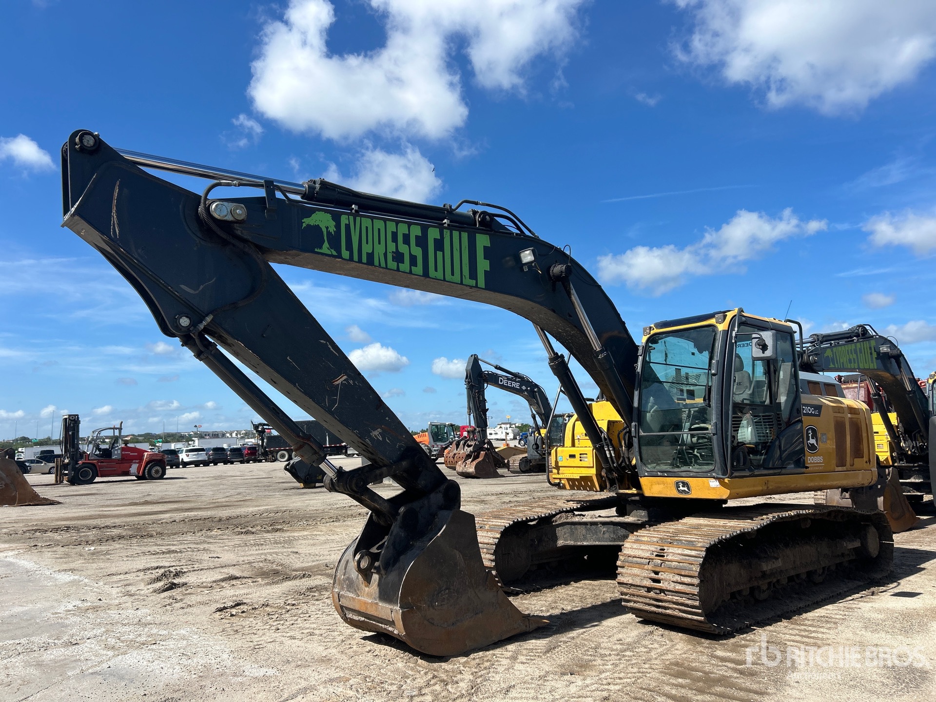 2021 John Deere 210G LC