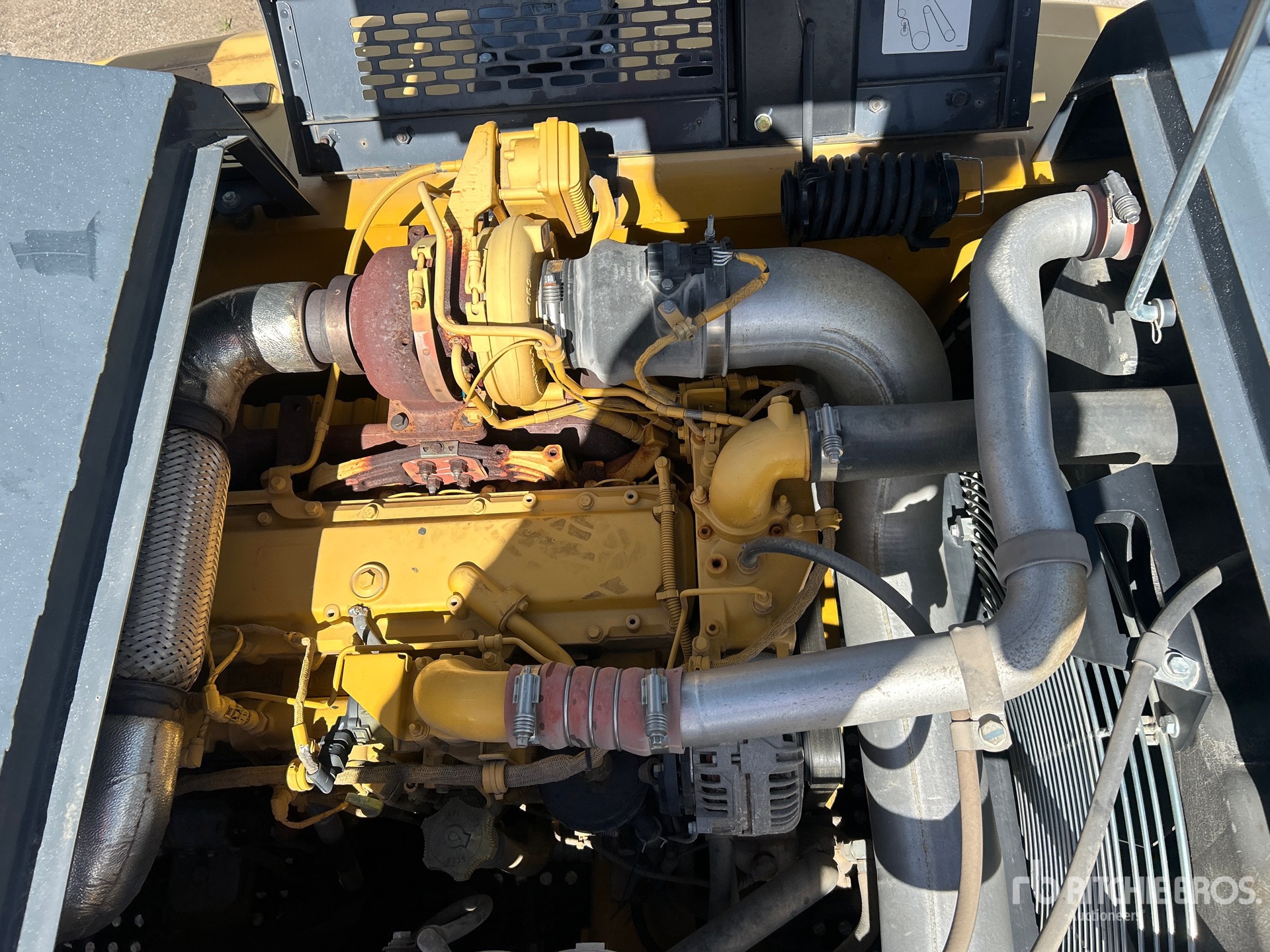 2021 John Deere 210G LC
