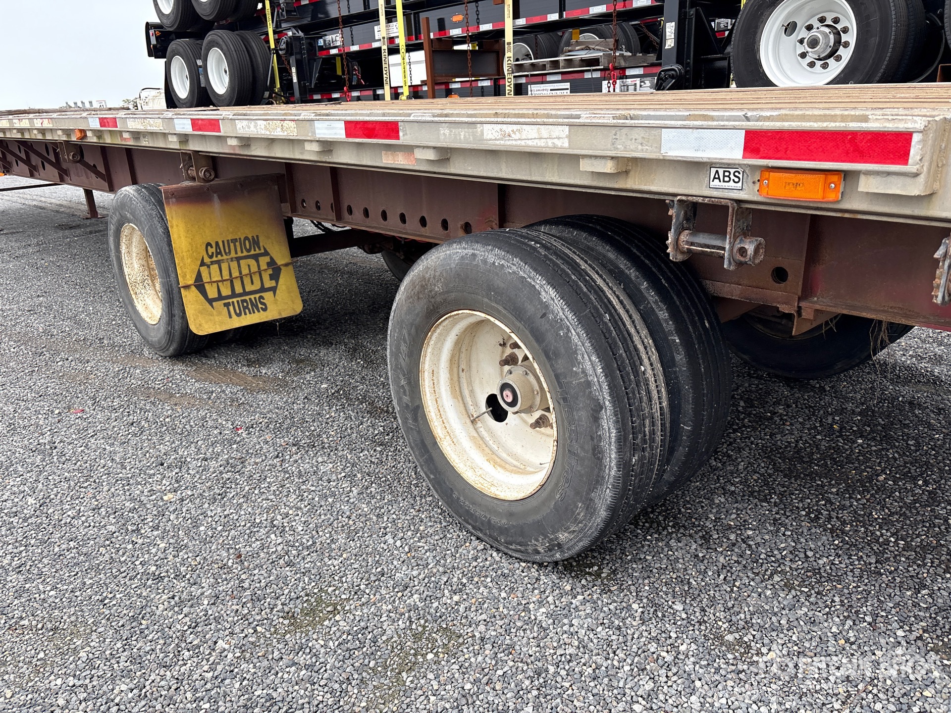 2008 Transcraft 53 ft T/A Spread Axle