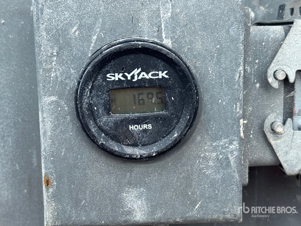 General Appearance with Hour Meter / Odometer