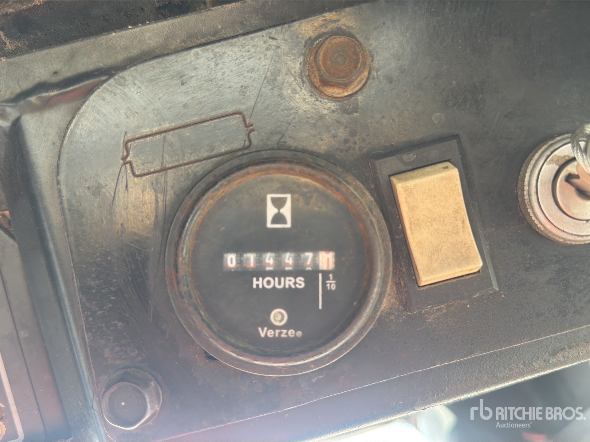 General Appearance with Hour Meter / Odometer
