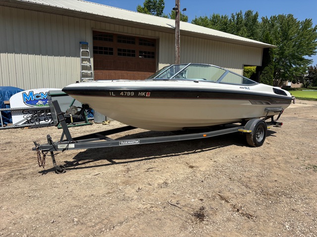 1992 Chaparral 2000 SLC Bowrider Boat w/ Trailmaster Trailer