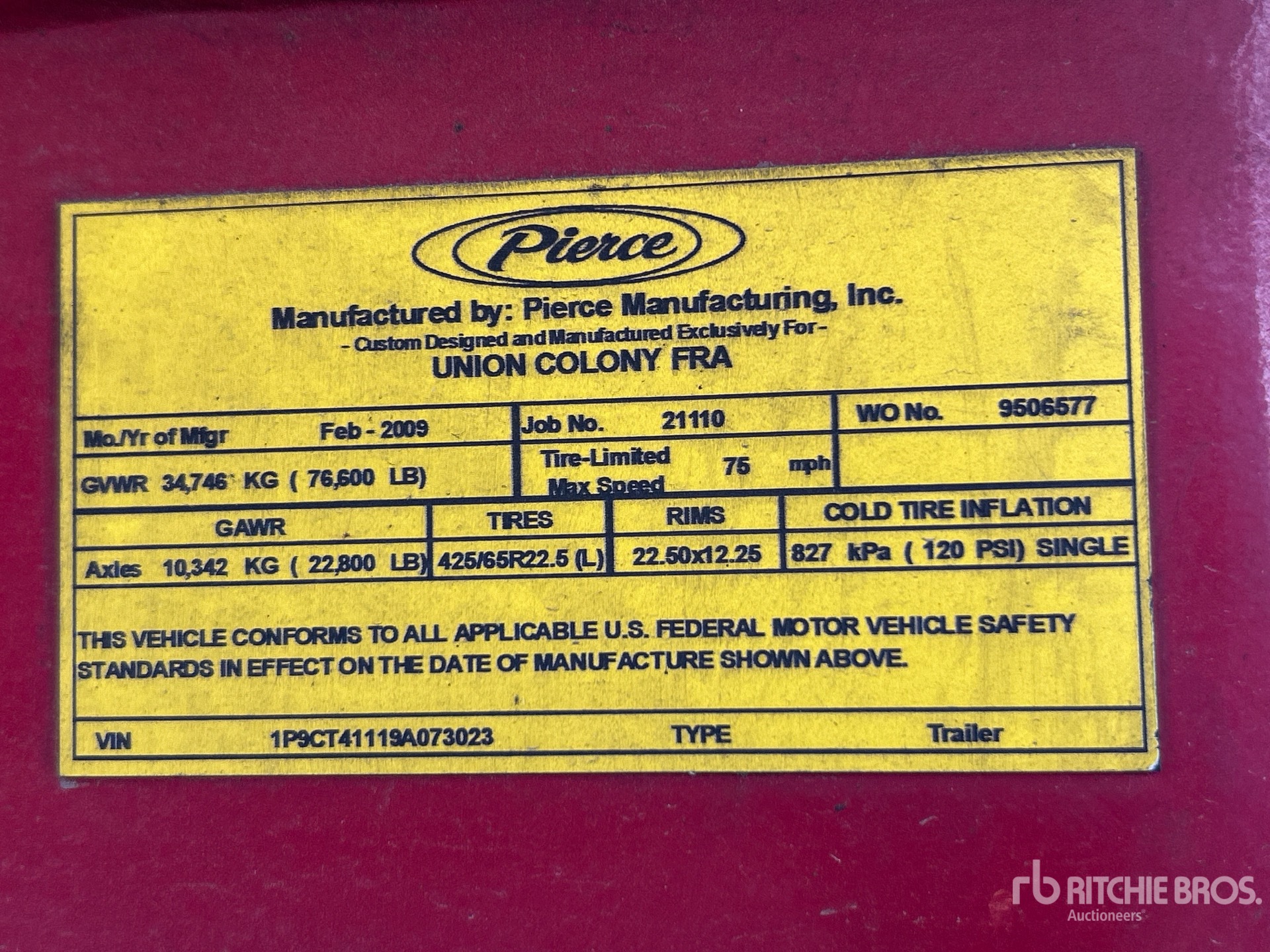 2009 Pierce S/A Ladder Trailer