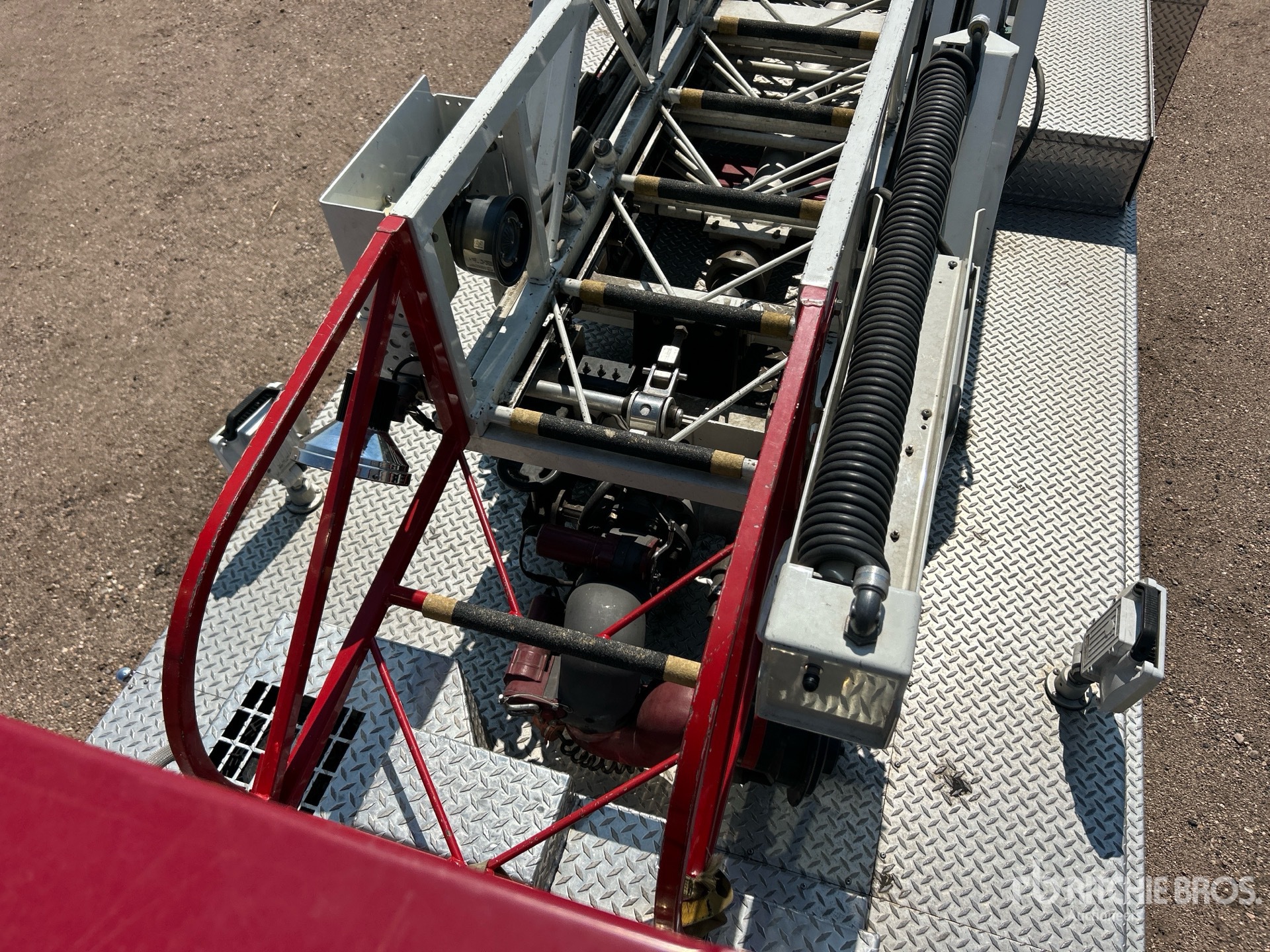 2009 Pierce S/A Ladder Trailer