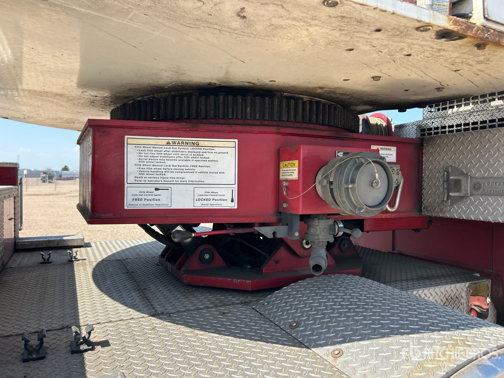 2009 Pierce S/A Ladder Trailer