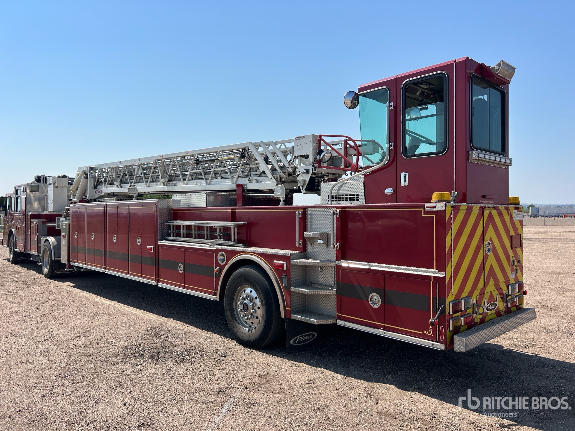 2009 Pierce S/A Ladder Trailer