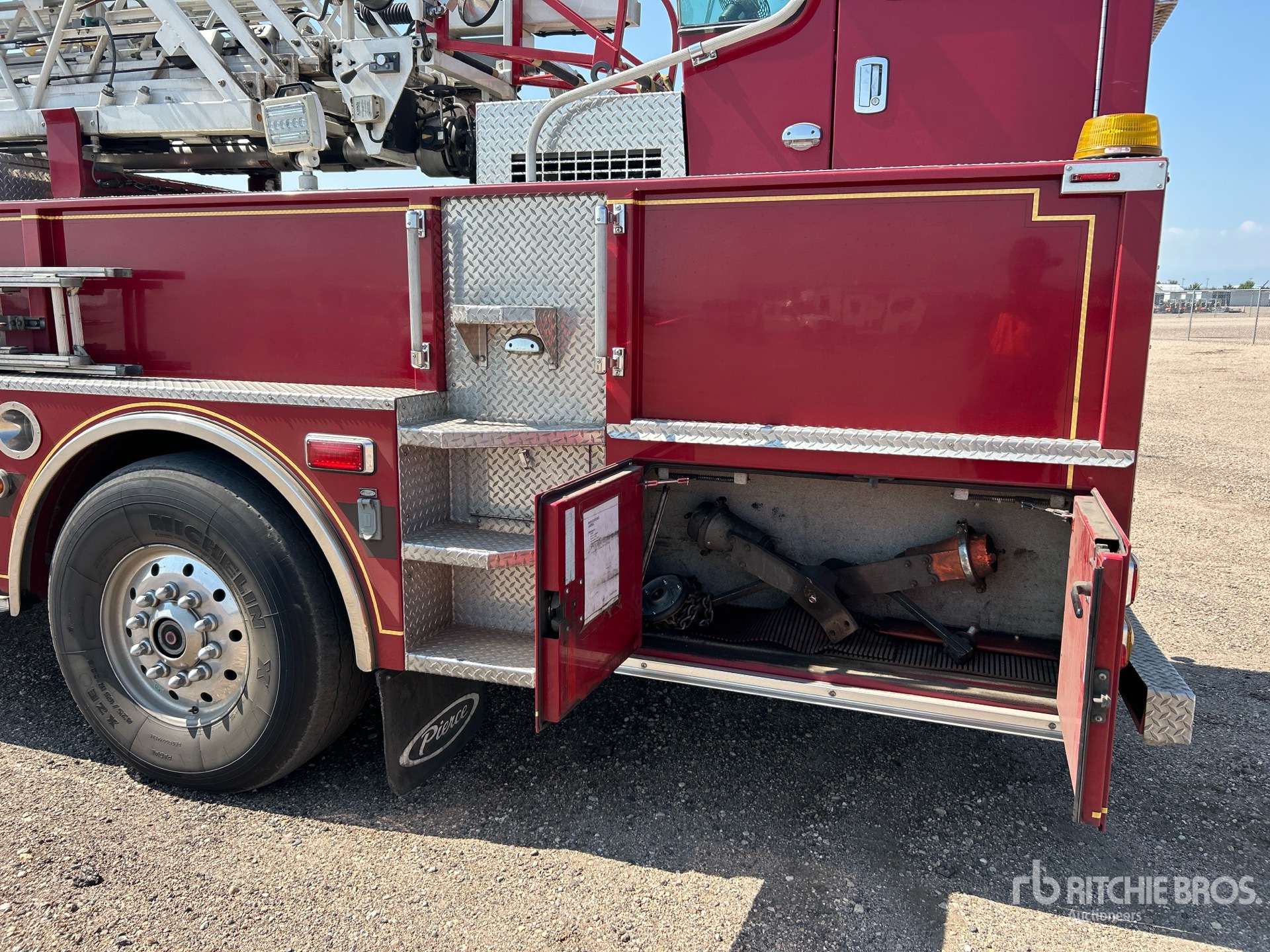 2009 Pierce S/A Ladder Trailer