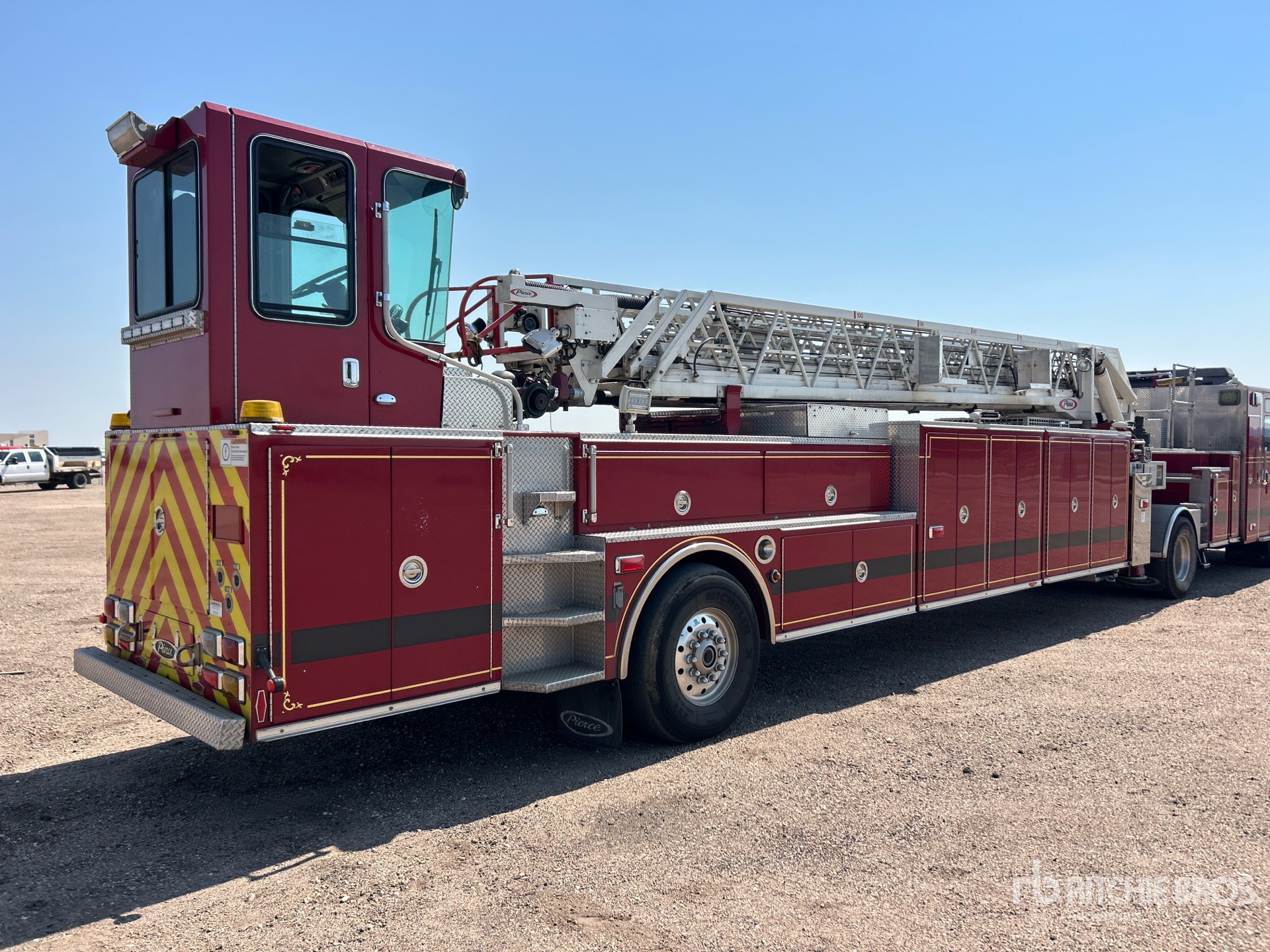 2009 Pierce S/A Ladder Trailer
