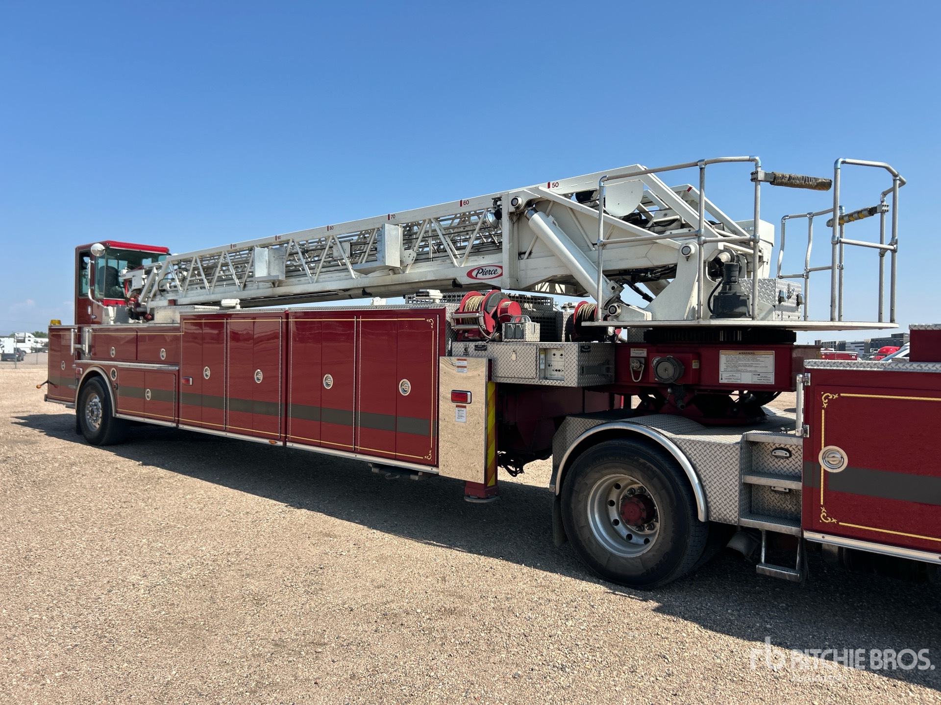 2009 Pierce S/A Ladder Trailer