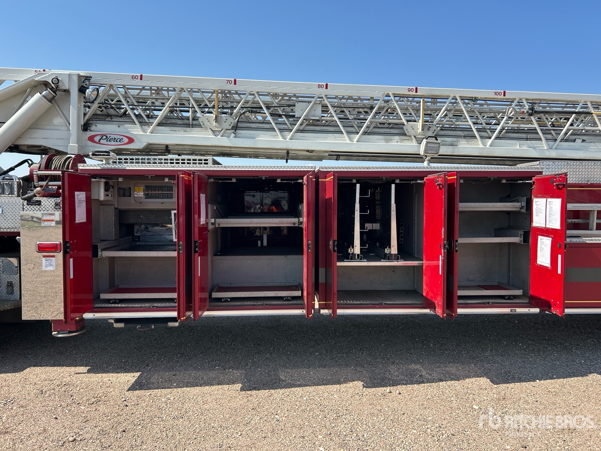 2009 Pierce S/A Ladder Trailer