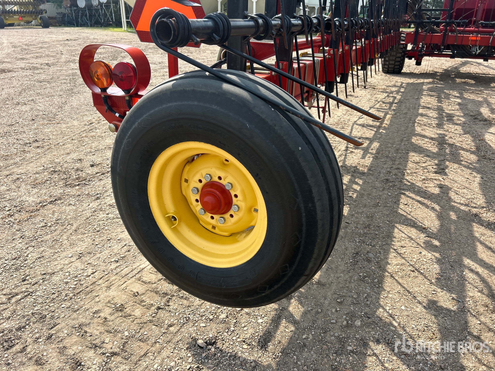 2014 Bourgault 7200
