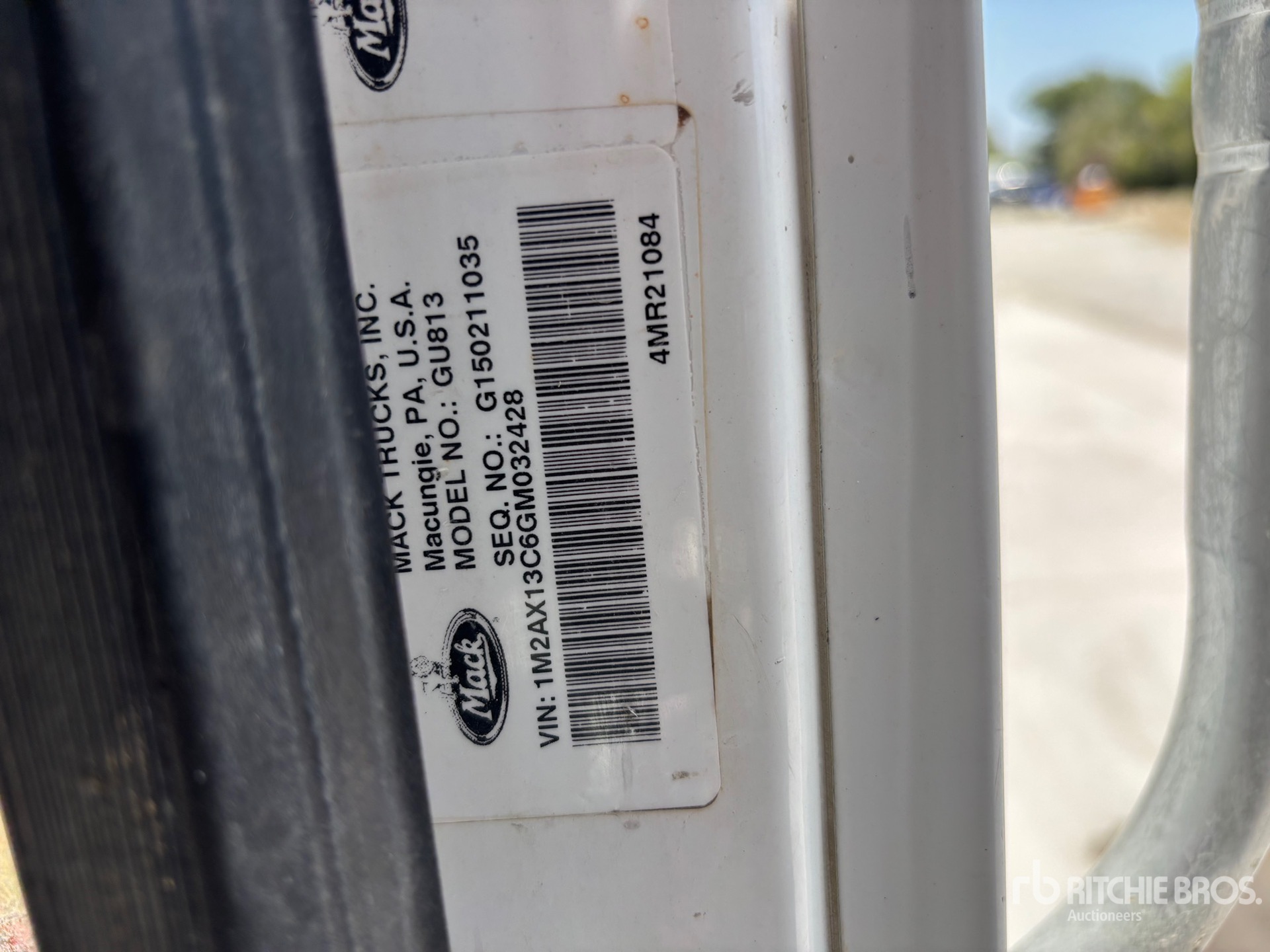 2016 Mack GU813