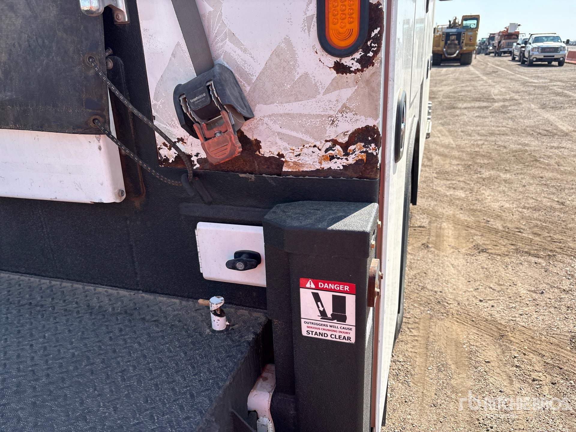 2020 Peterbilt 337