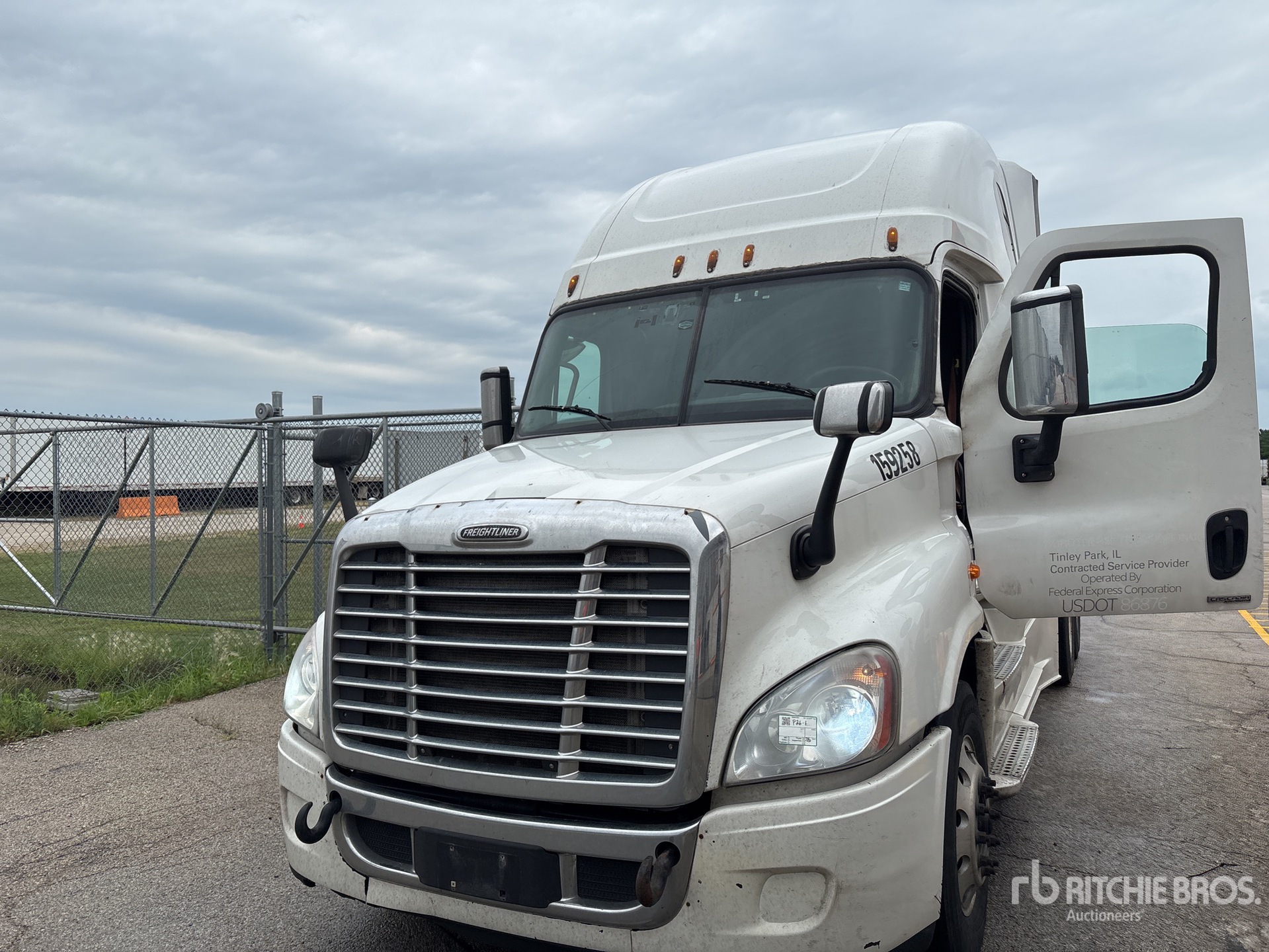 2017 Freightliner CASCADIA 125