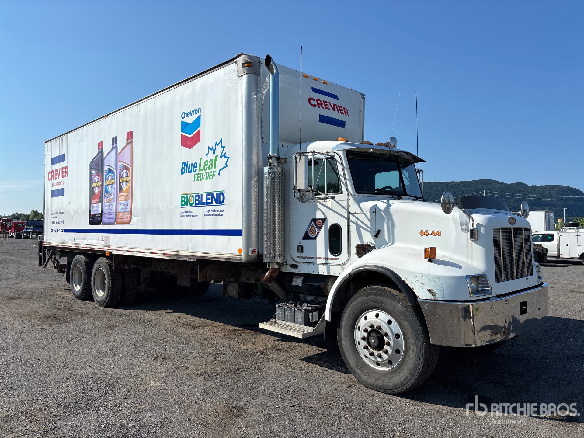 2004 Peterbilt 330
