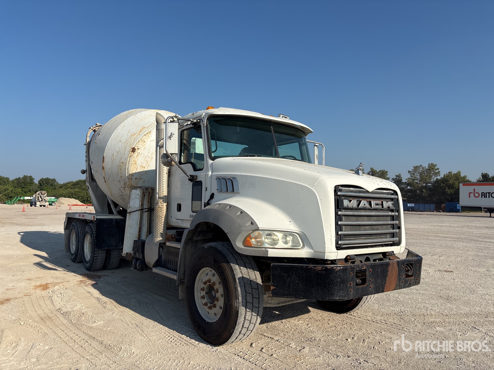 2016 Mack GU813