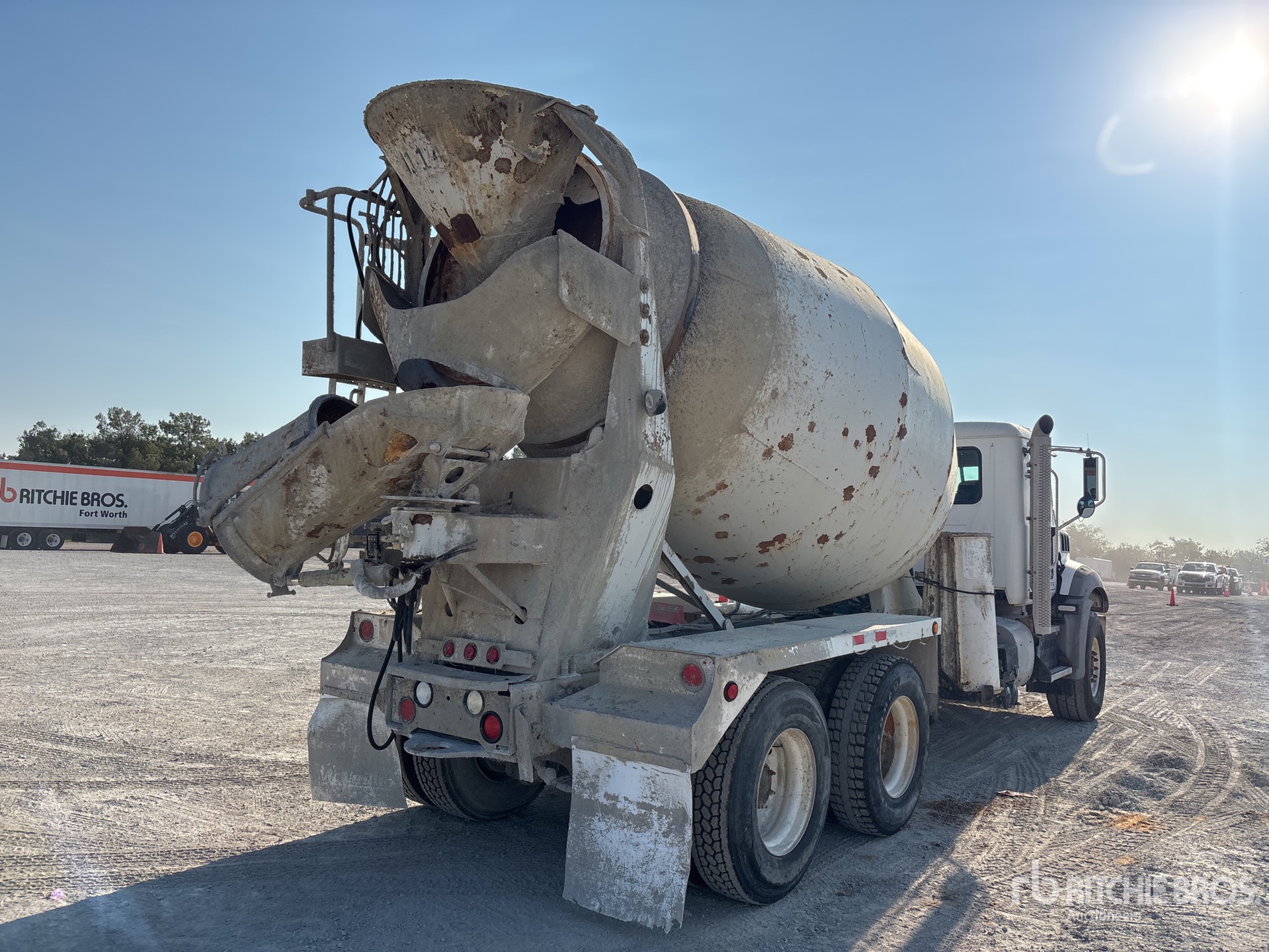2016 Mack GU813