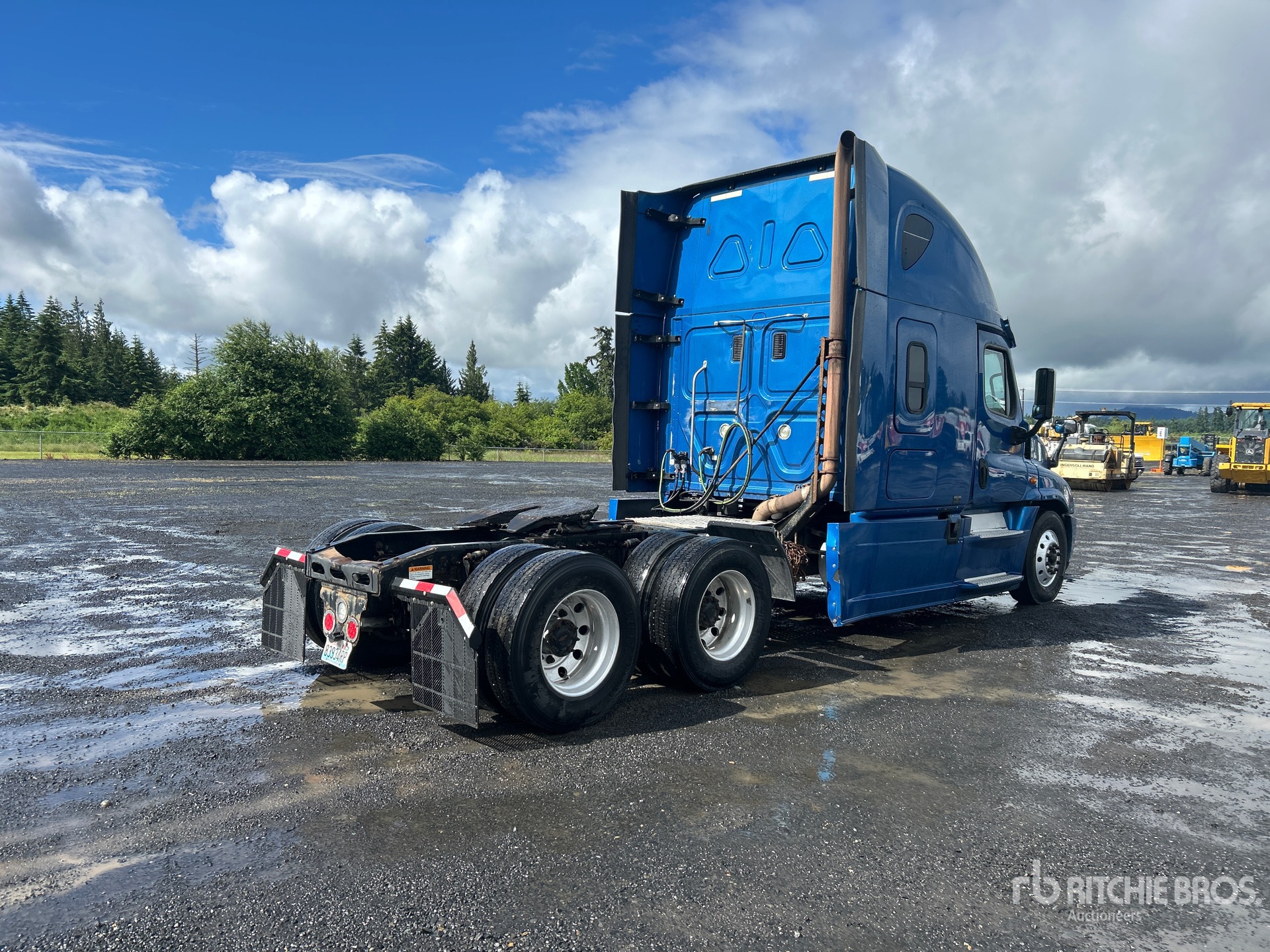 2015 Freightliner CASCADIA 125