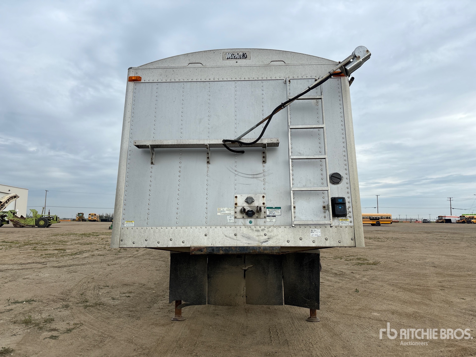 2013 Load King Tri/A Super B-Train Lead