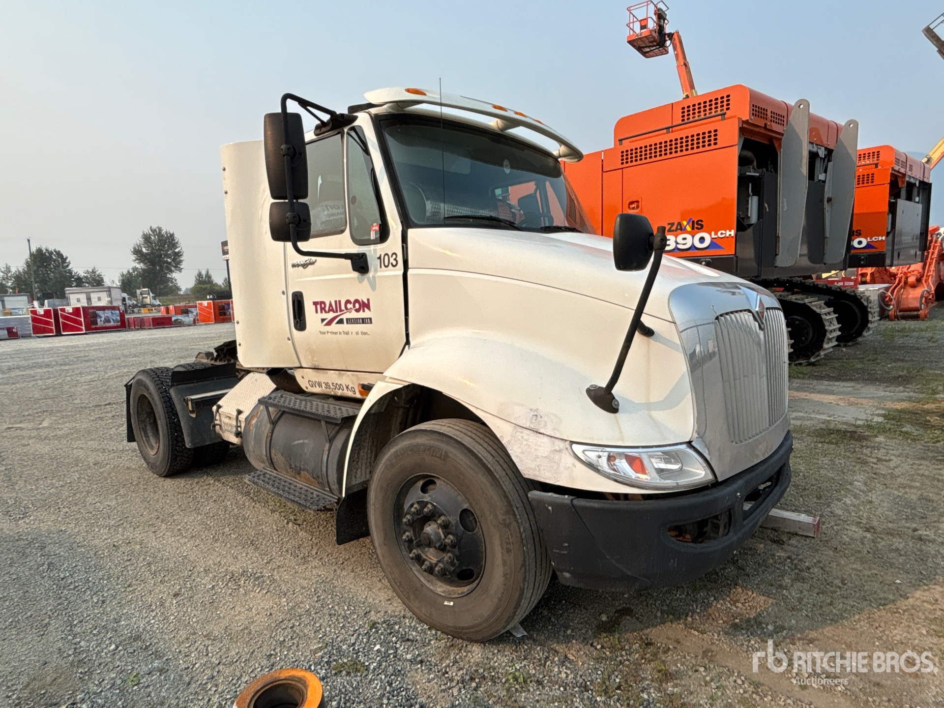 General Appearance with Picture, Right Front Corner