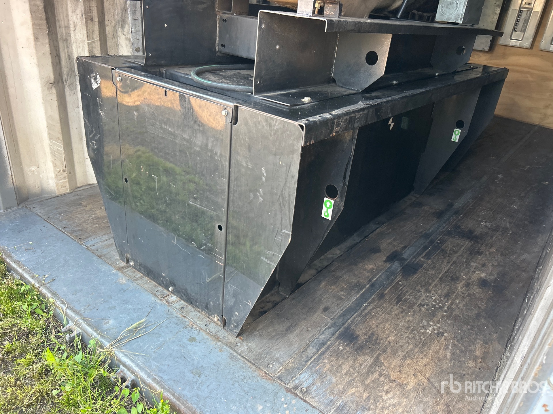 John Deere CONTAINERIZED 100 HP