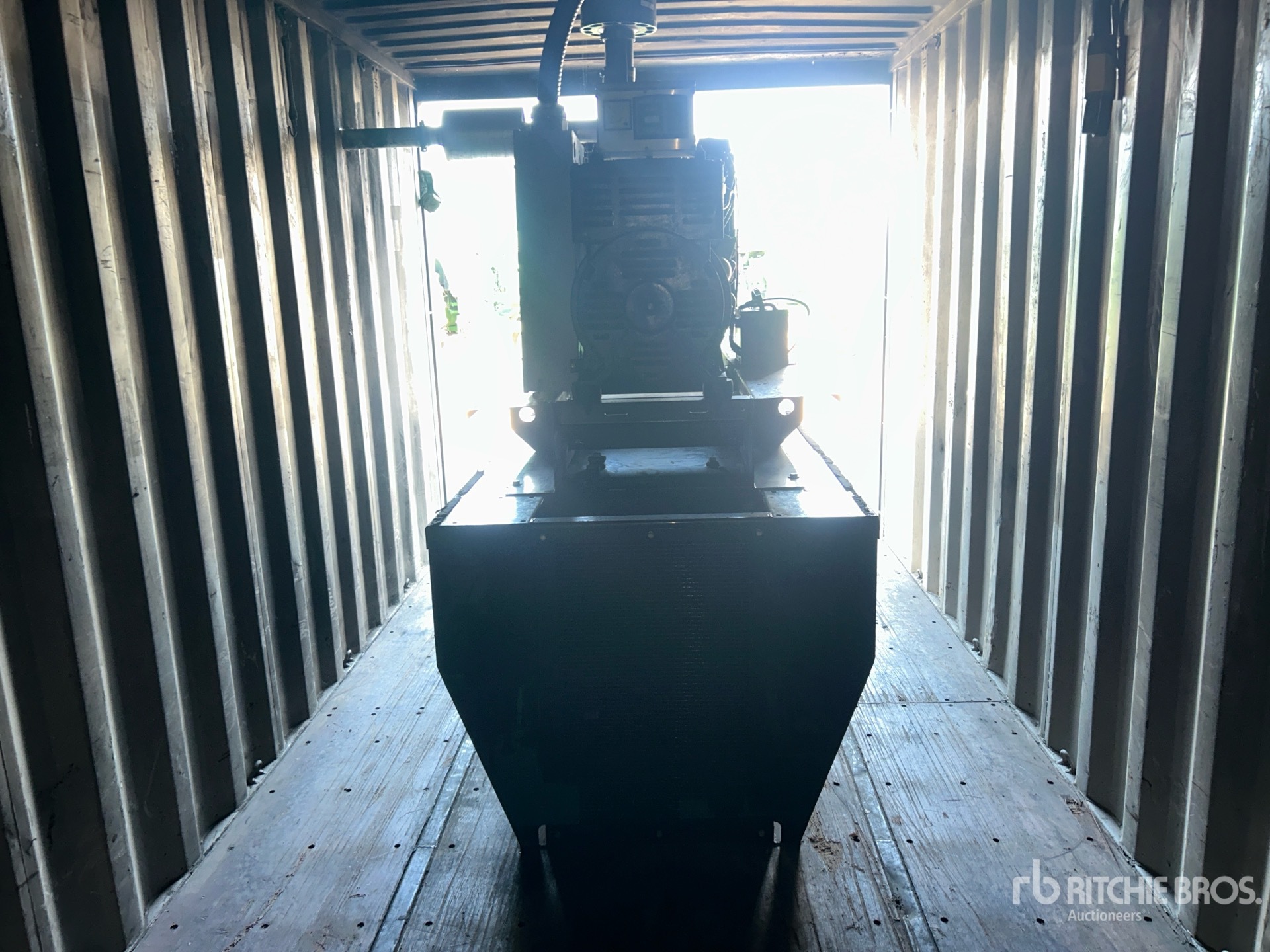 John Deere CONTAINERIZED 100 HP