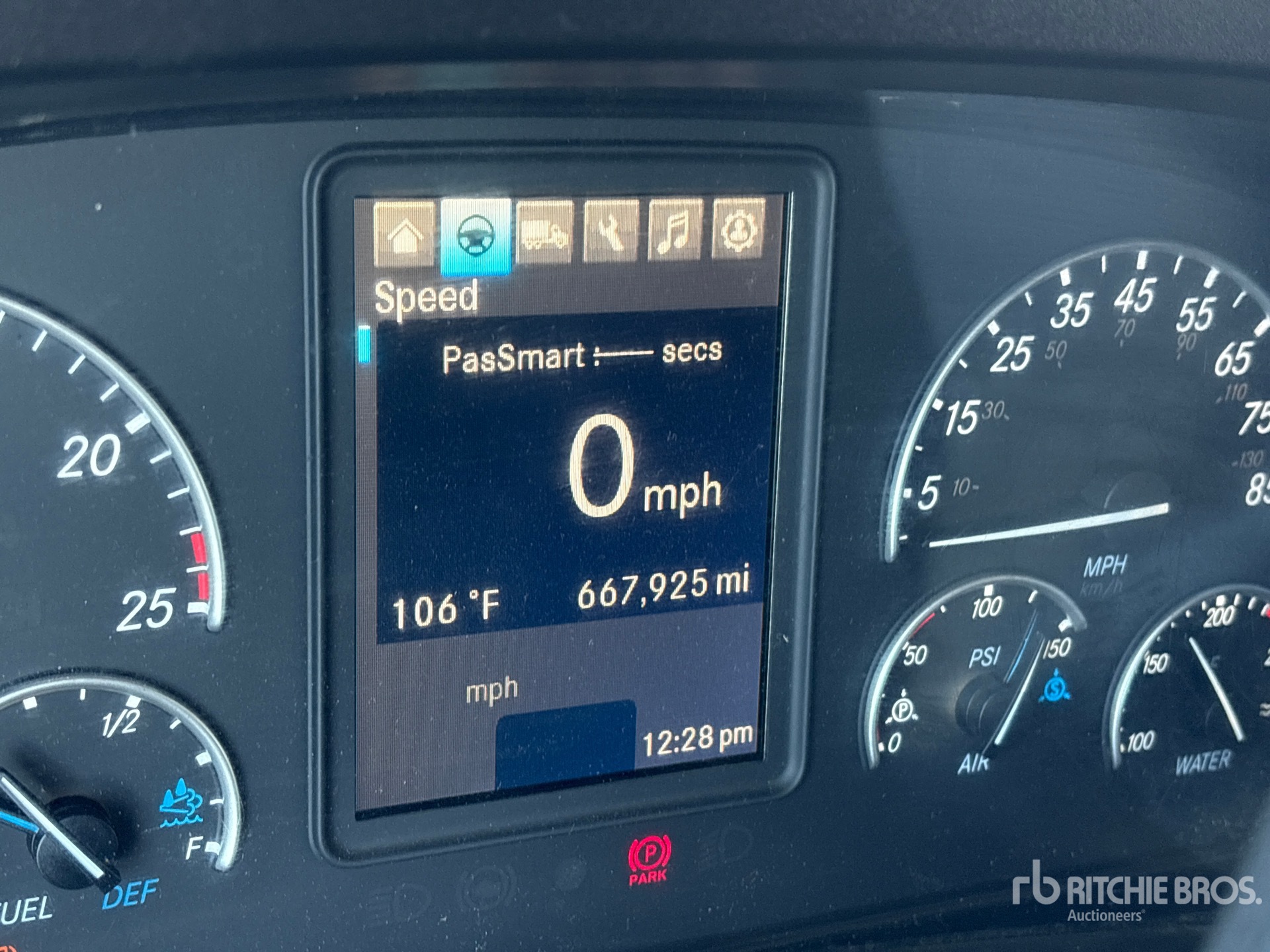 2020 Freightliner CASCADIA 126