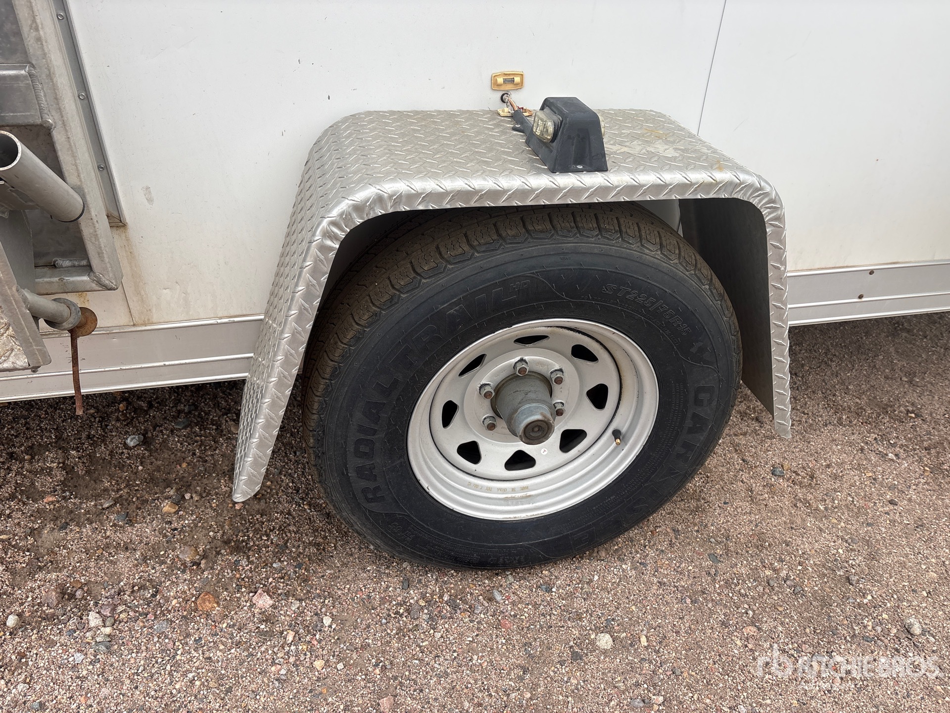 2007 Wells Cargo S/A Restroom Trailer