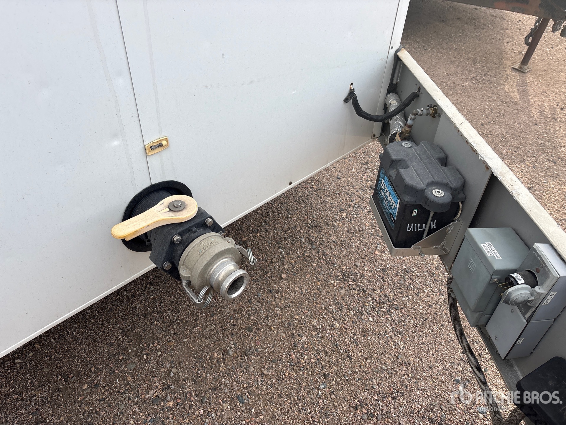 2007 Wells Cargo S/A Restroom Trailer
