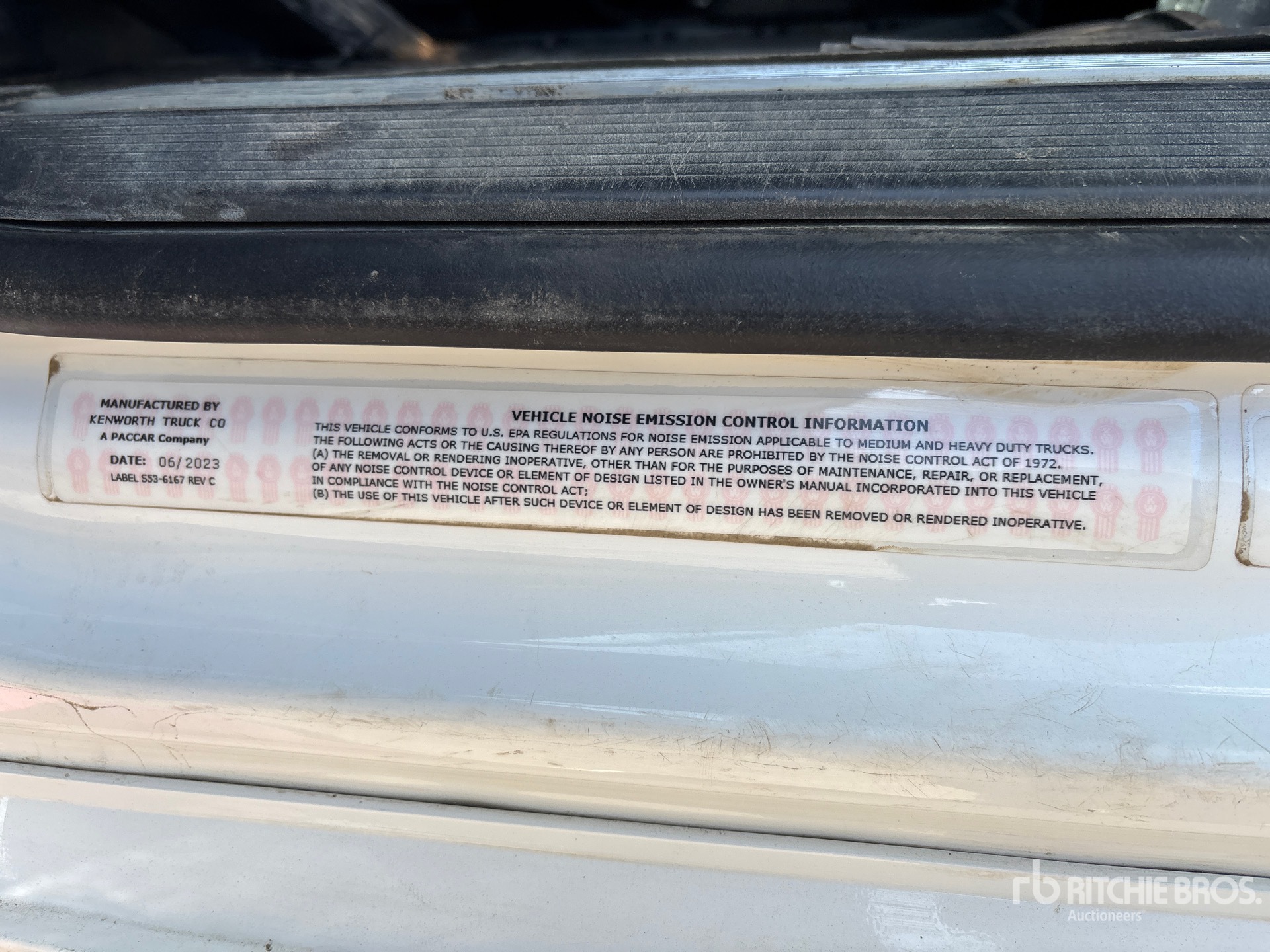 2024 Kenworth T880