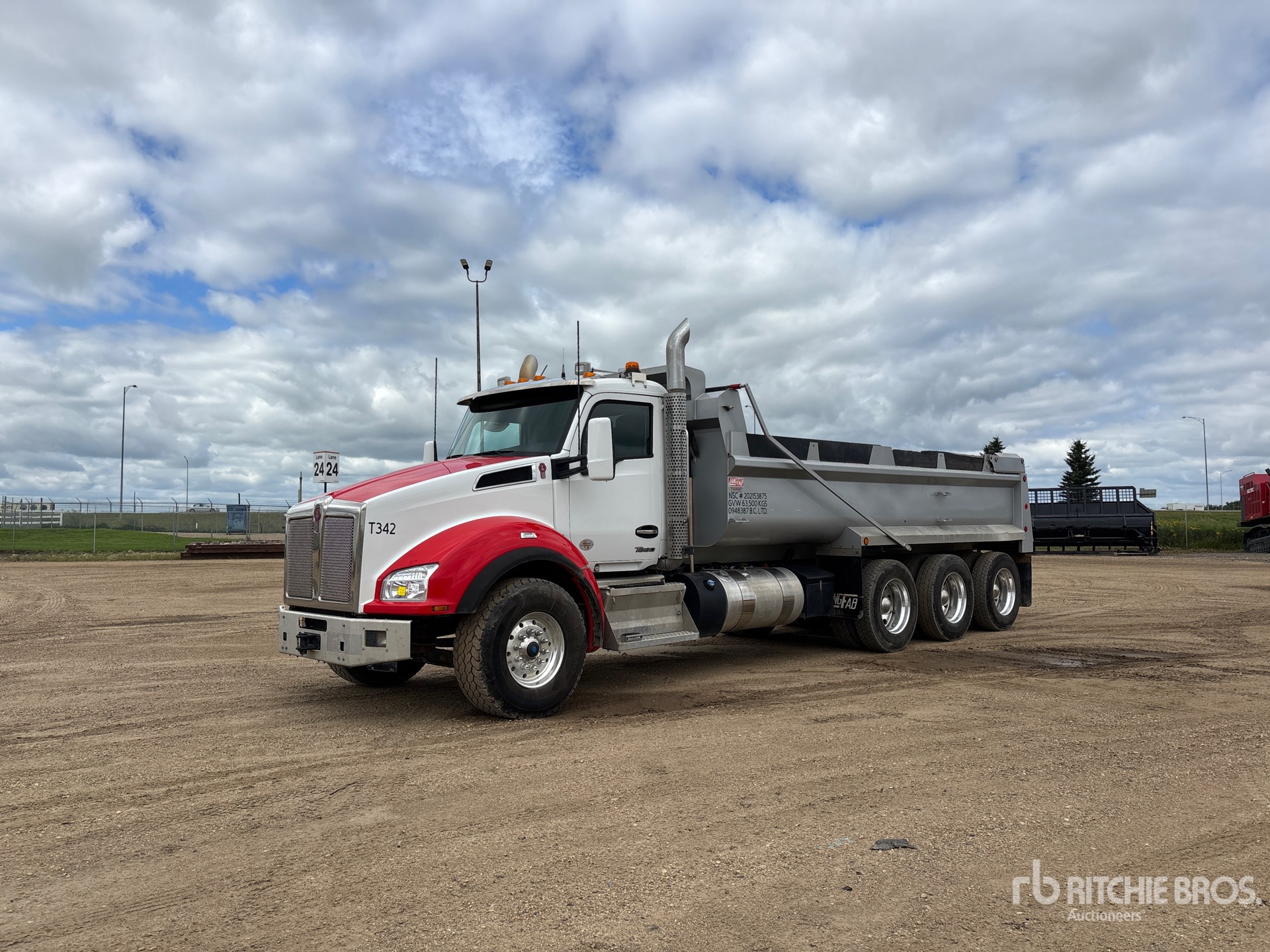 2024 Kenworth T880