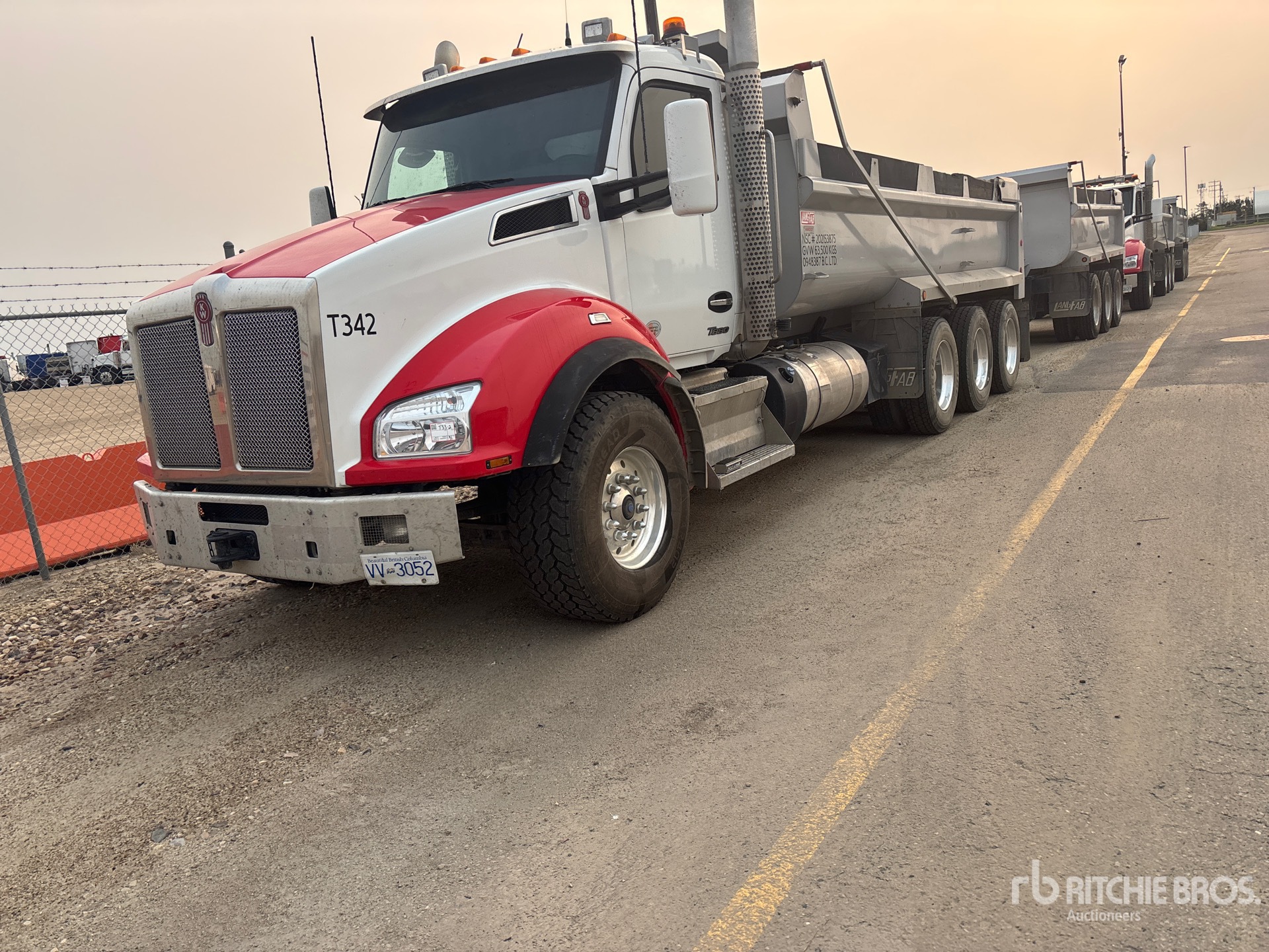 2024 Kenworth T880