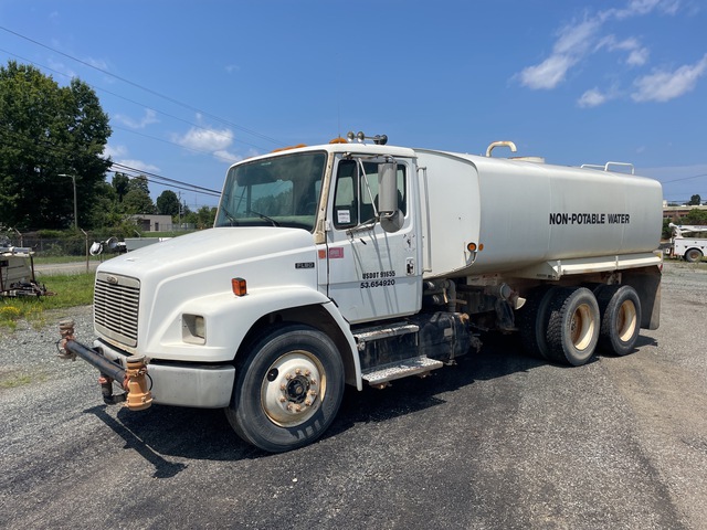 2001 Freightliner FL80 4000 gal 6x4 Water Truck