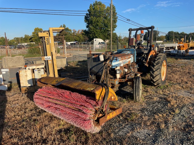 1985 Ford 2810 Broom Tractor