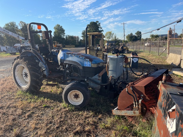 1999 New Holland TN55 Broom Tractor 1999 New Holland TN55 Broom Tractor