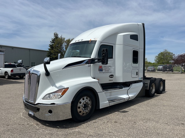 2021 Kenworth T680 6x4 T/A Sleeper Truck Tractor
