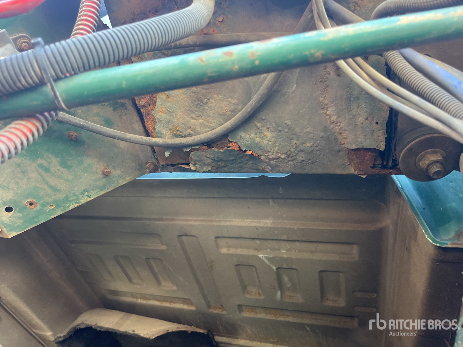 2003 Mack QH688RS QANTUM