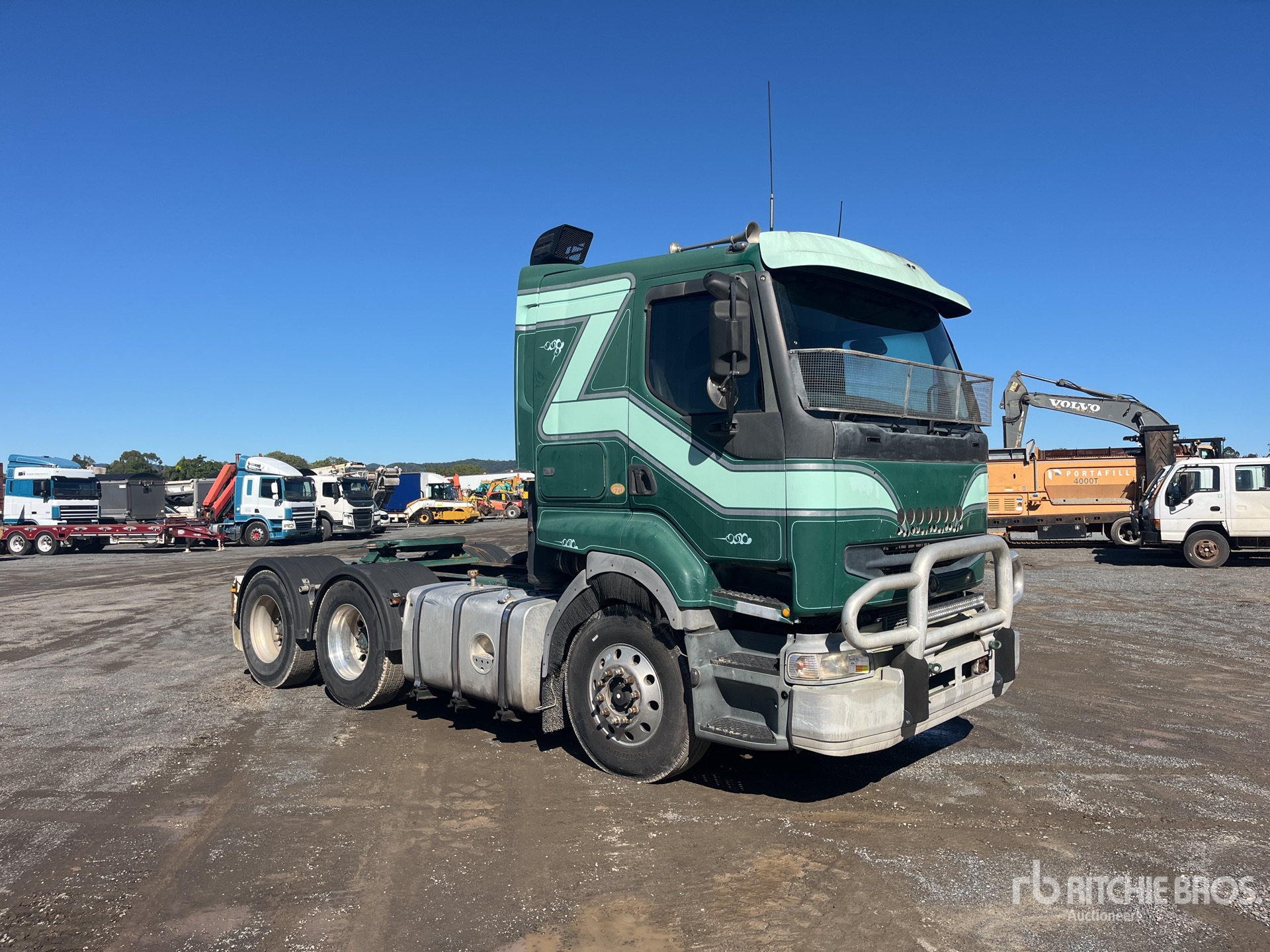 2003 Mack QH688RS QANTUM