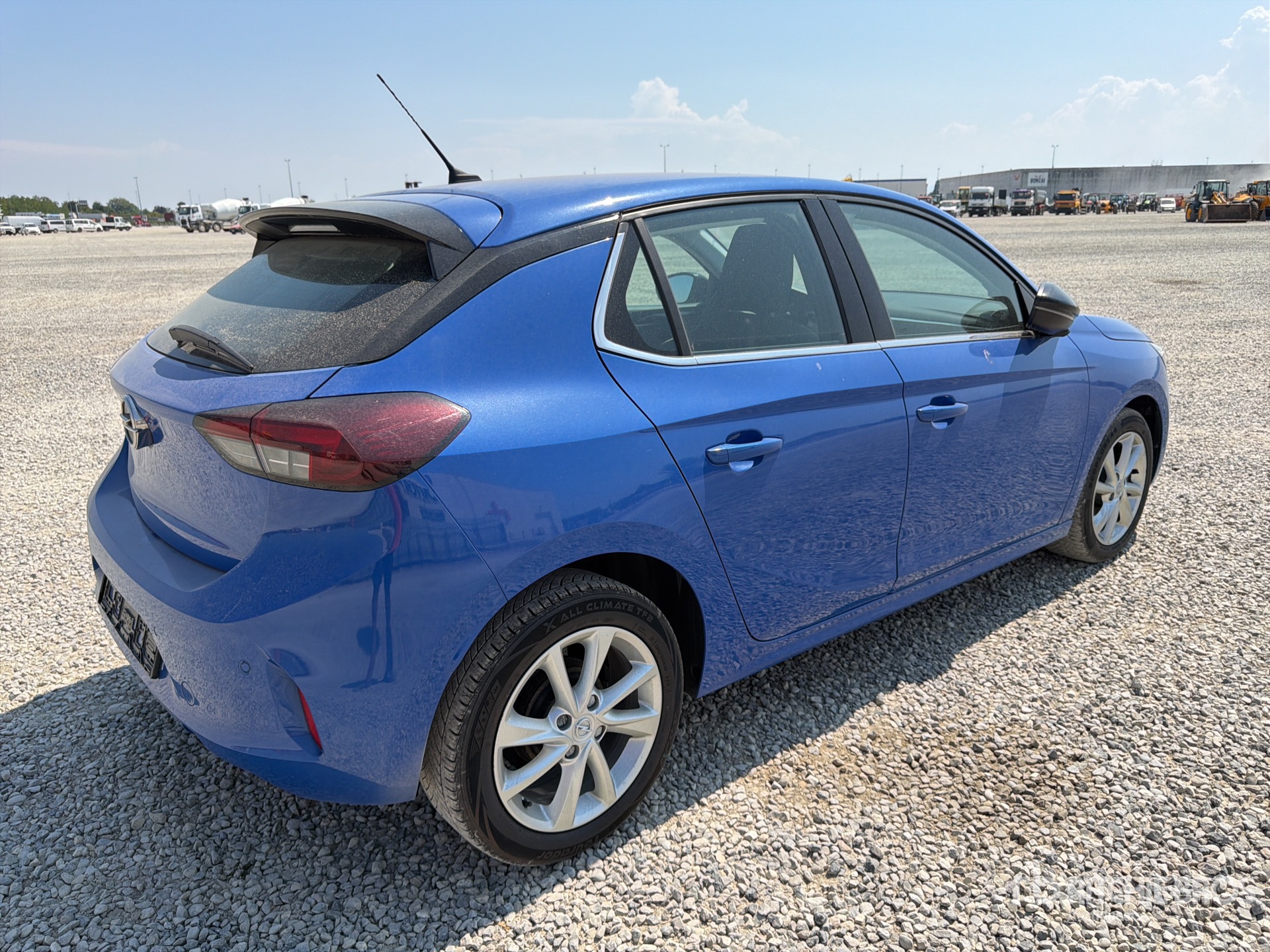General Appearance with Picture, Right Rear Corner
