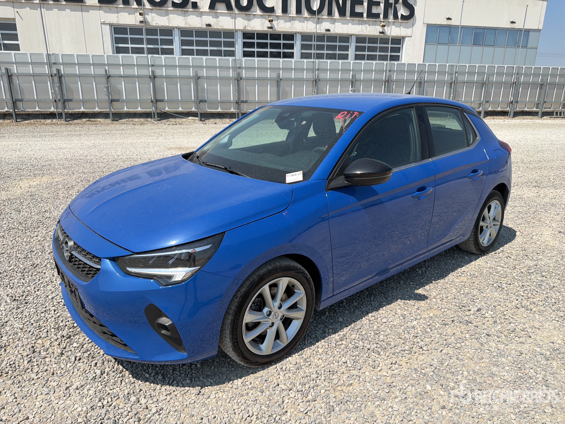 General Appearance with Picture, Left Front Corner