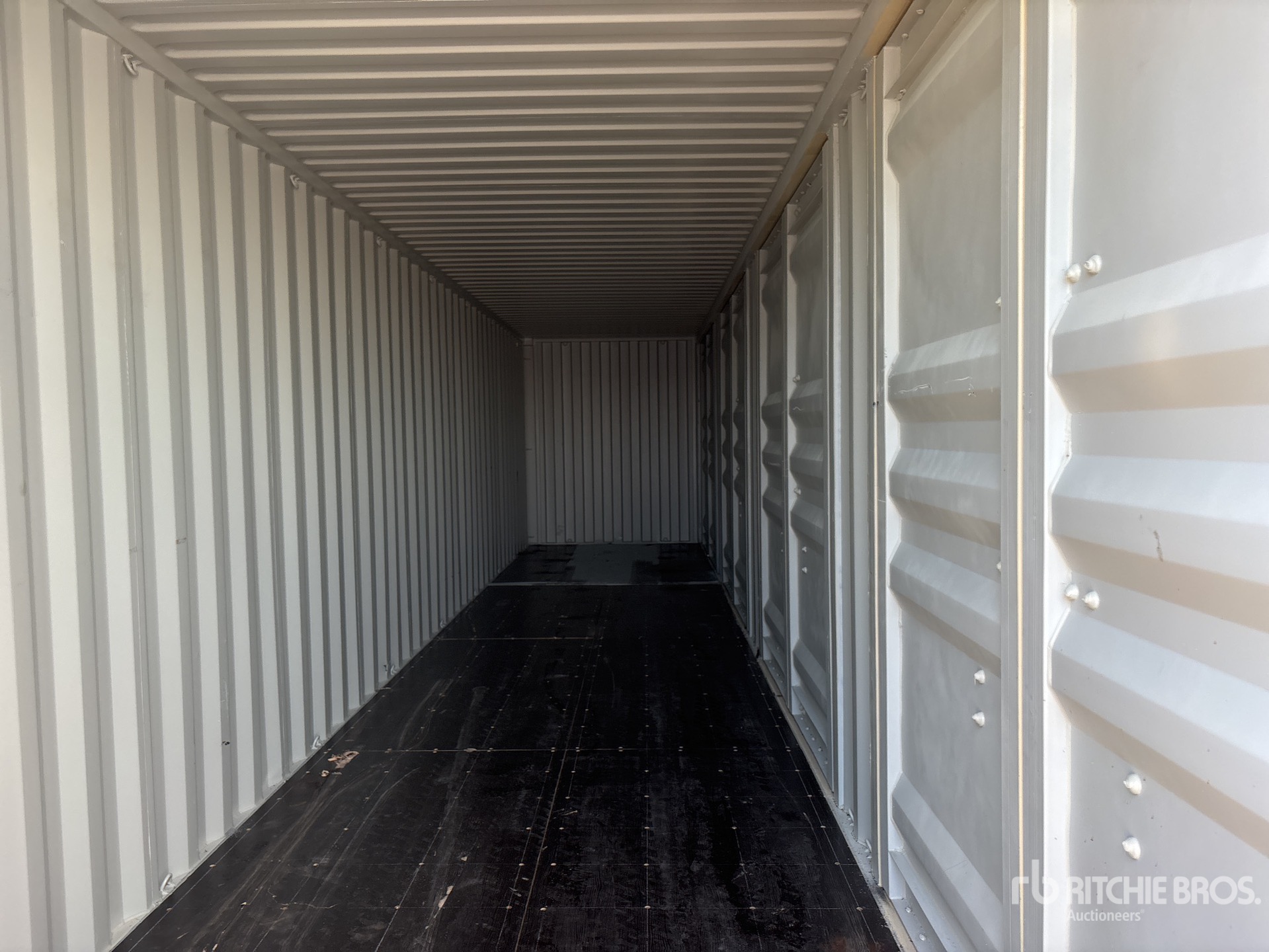 2026 LYALS 40 FT HIGH CUBE MULTI-DOOR