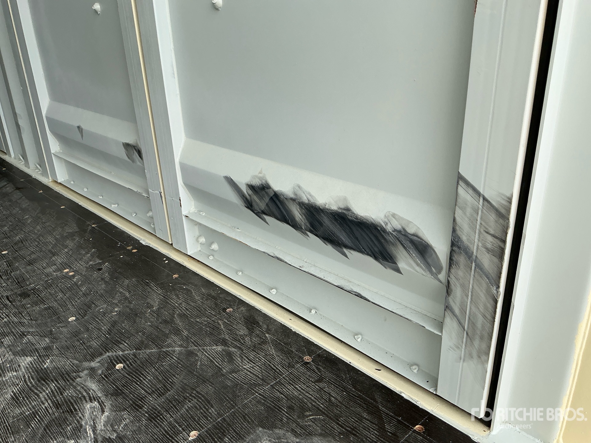 2026 LYALS 40 FT HIGH CUBE MULTI-DOOR