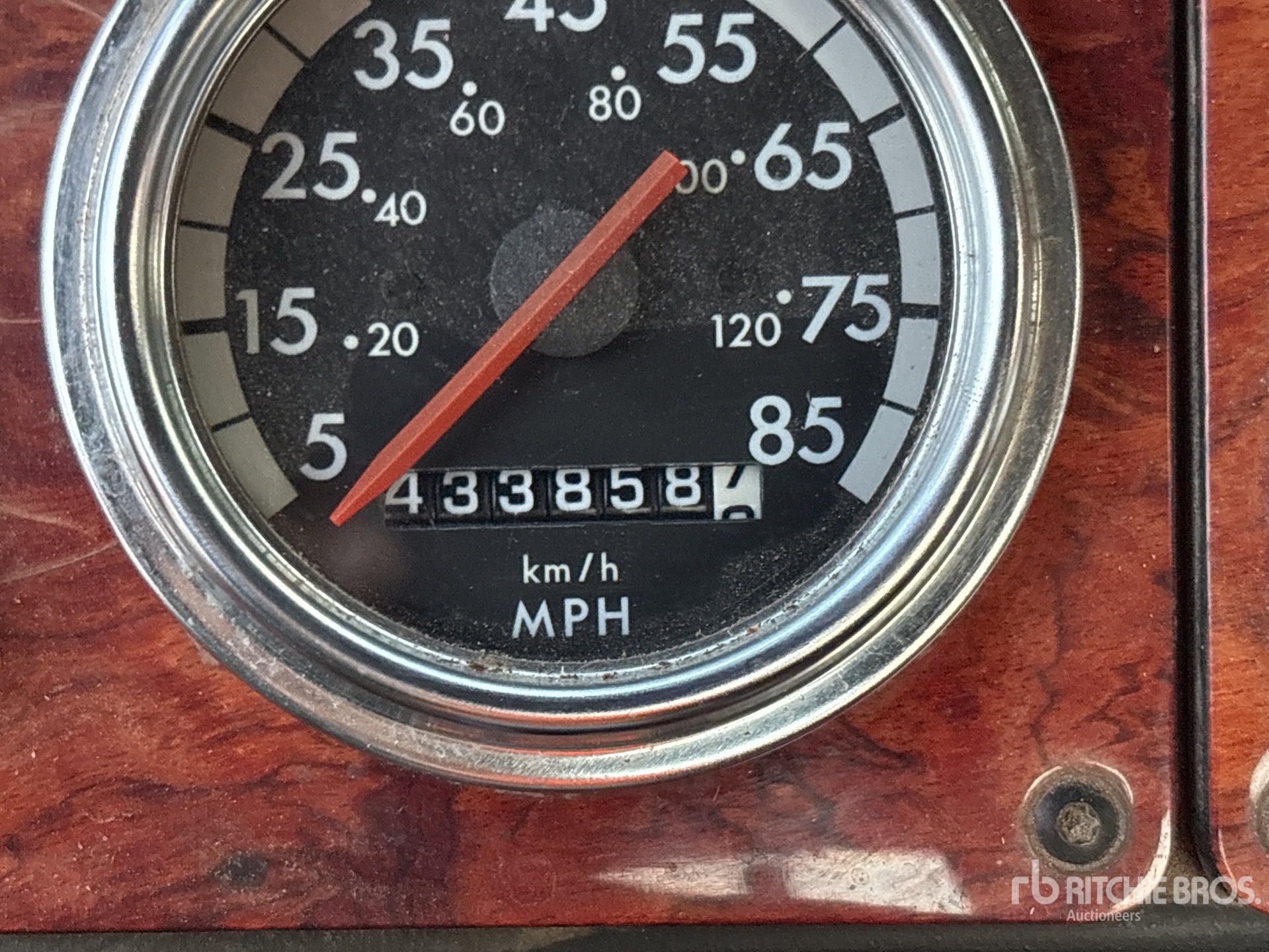 2007 Freightliner FLD 120