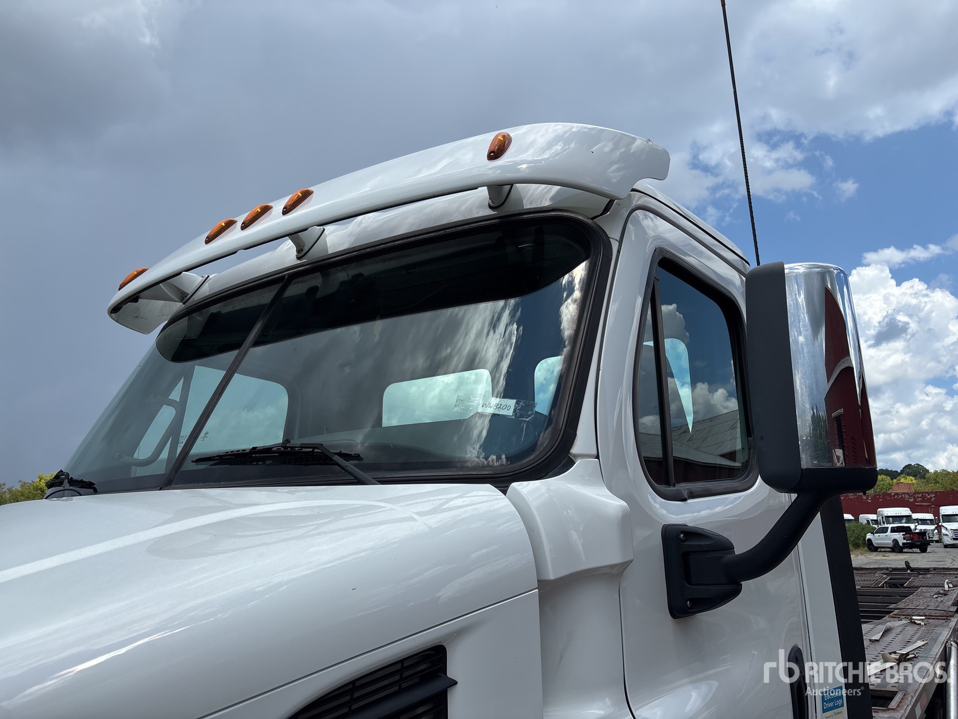 2018 Freightliner Cascadia 113