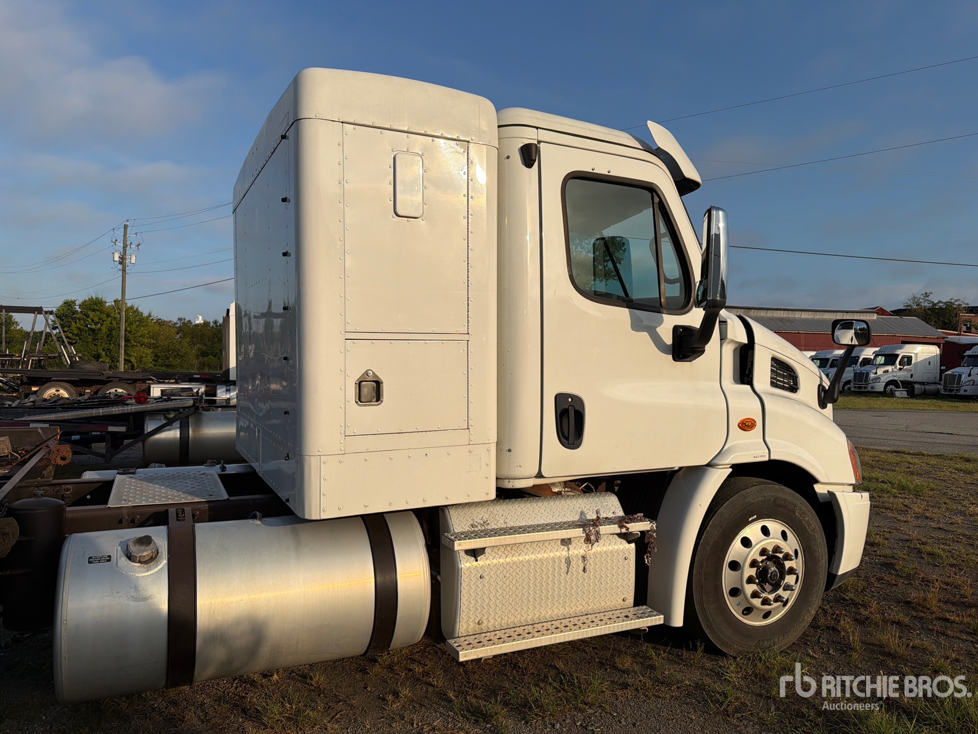 2018 Freightliner CASCADIA 113