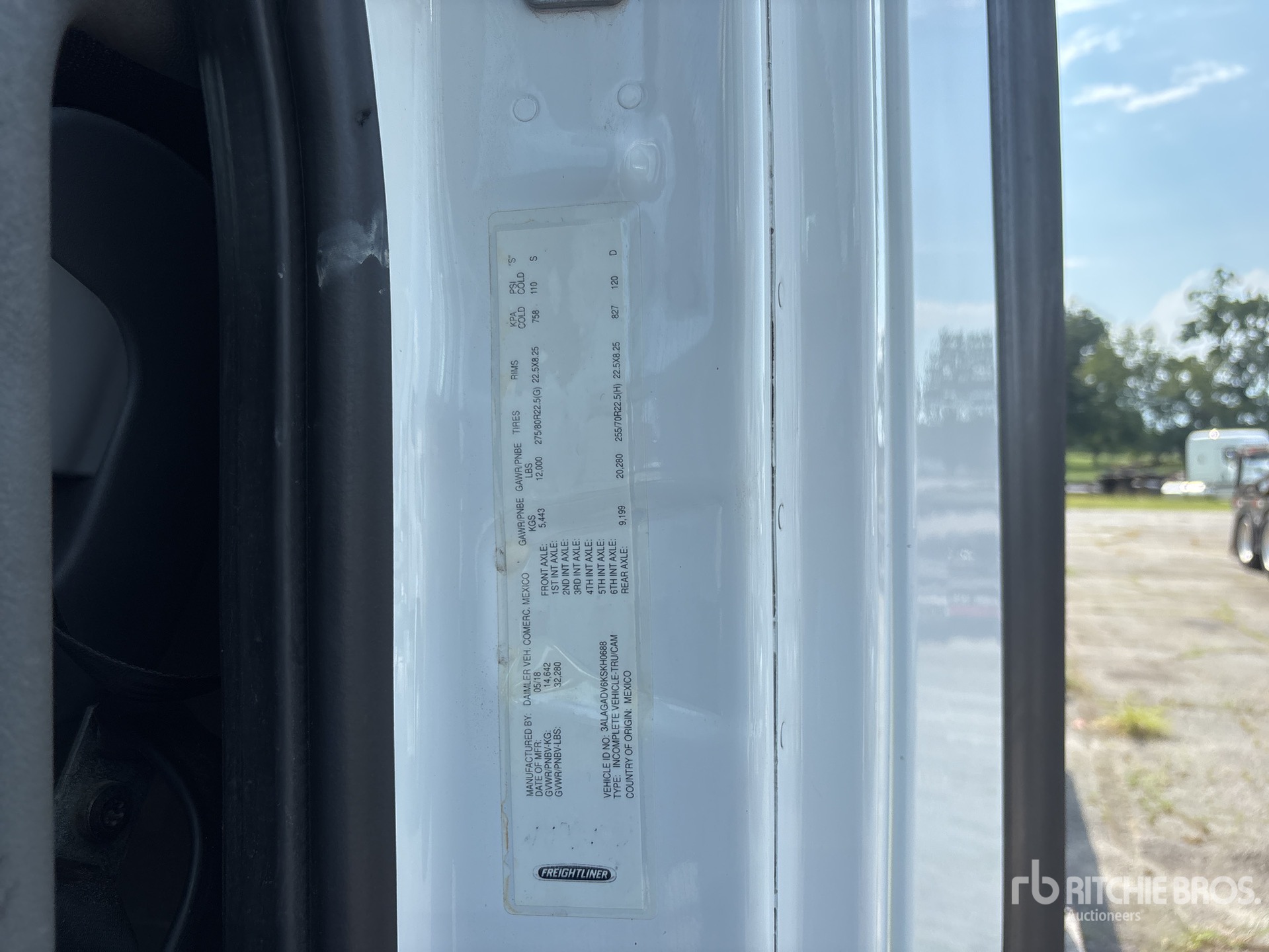2019 Freightliner Cascadia 113
