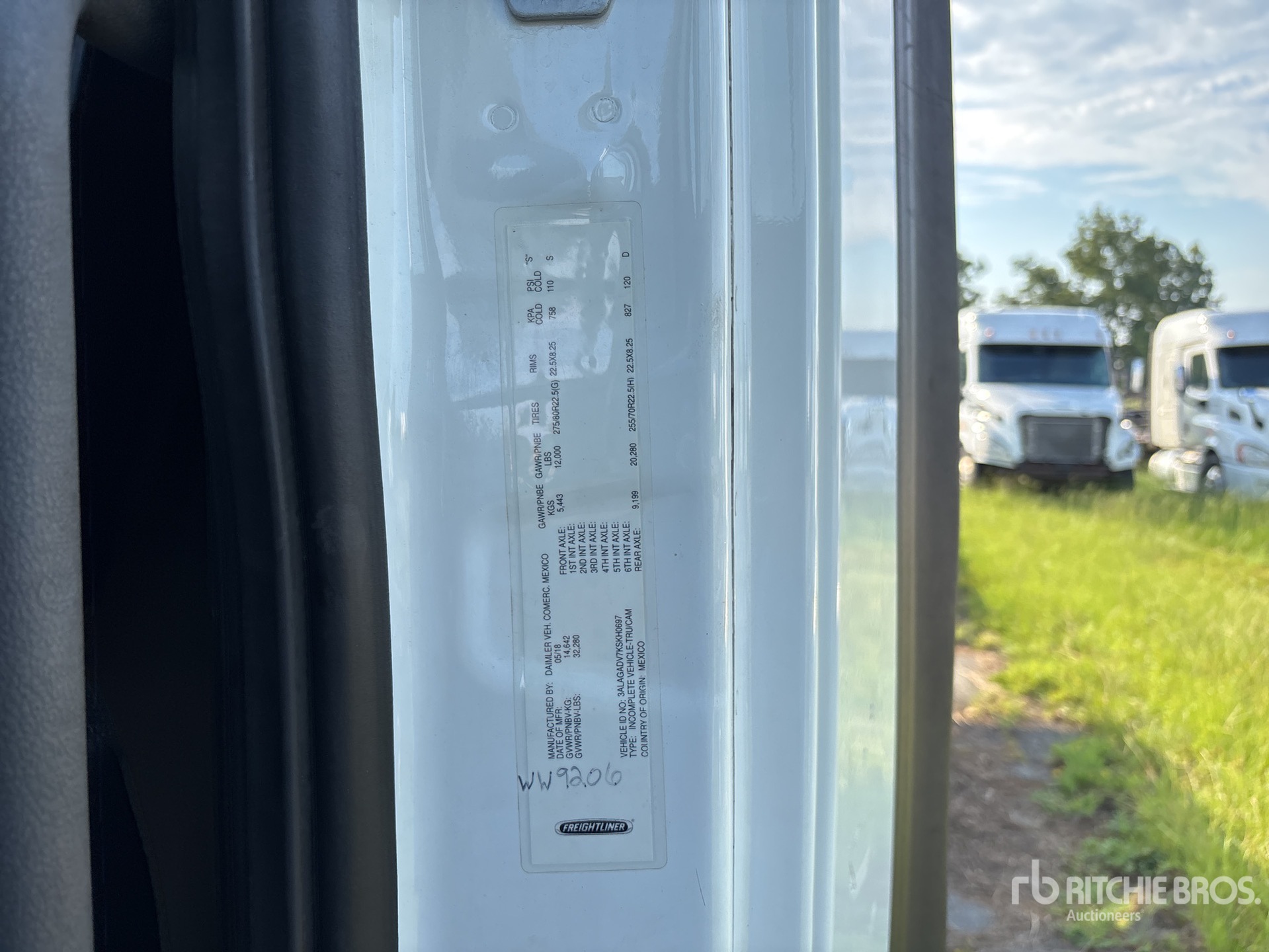 2019 Freightliner Cascadia 113