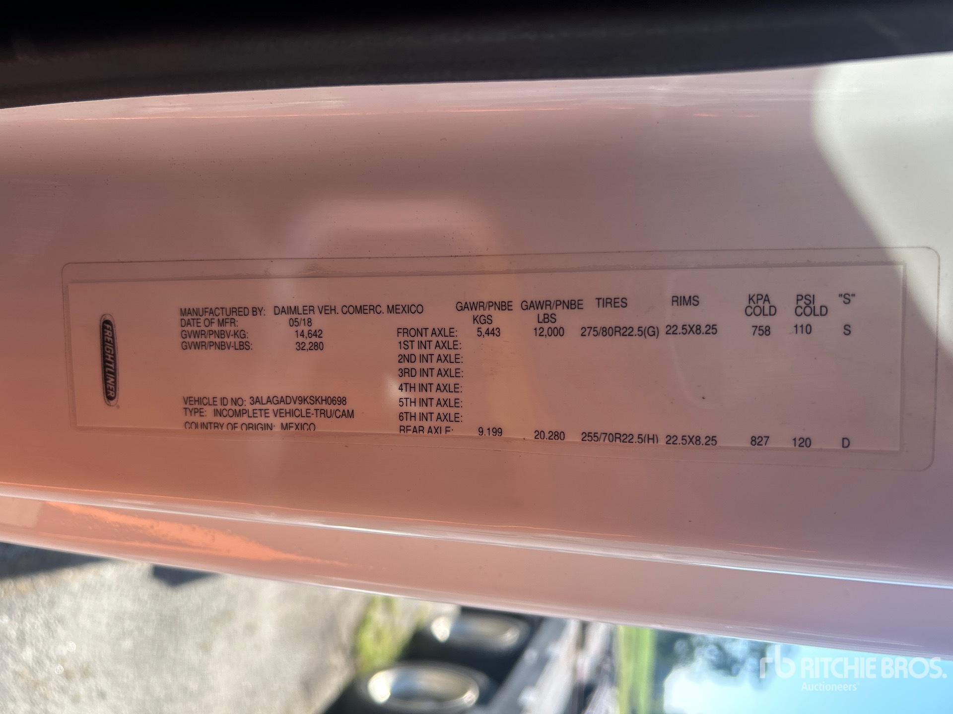 2019 Freightliner CASCADIA 113