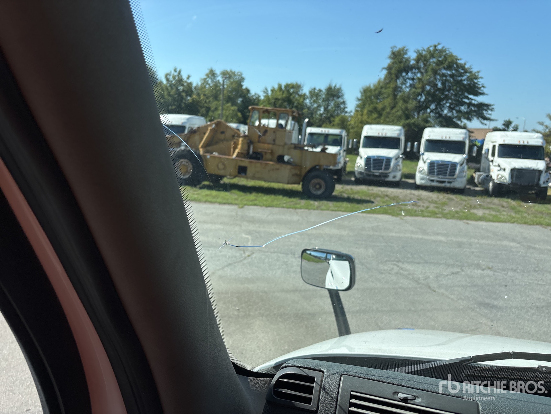 2019 Freightliner CASCADIA 113