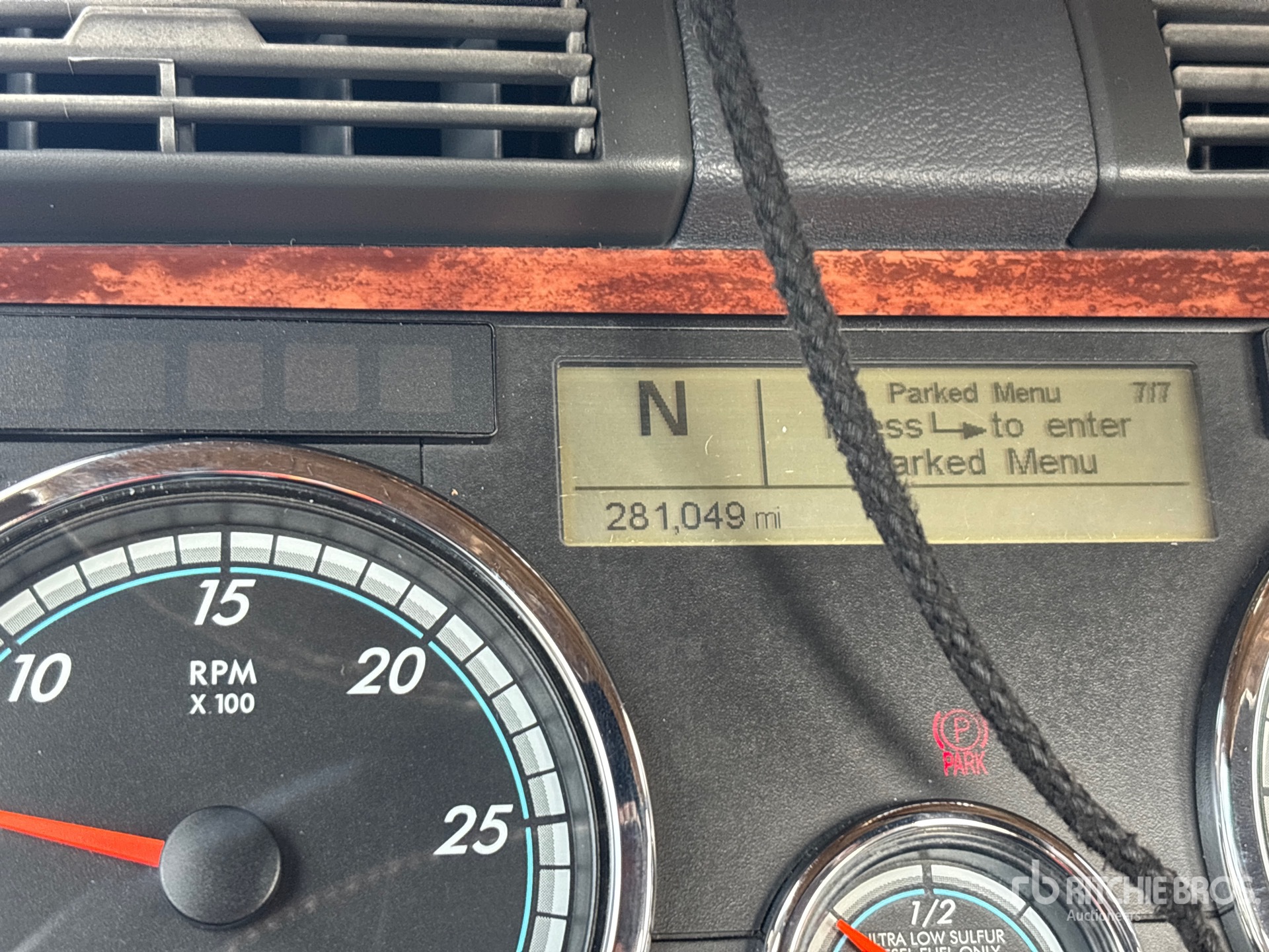 2019 Freightliner Cascadia 113